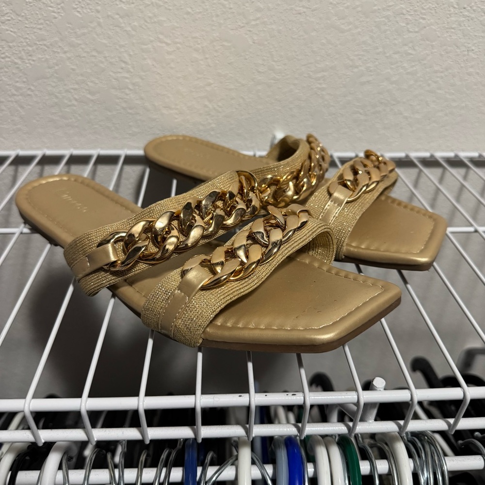 Cuccoo sandals